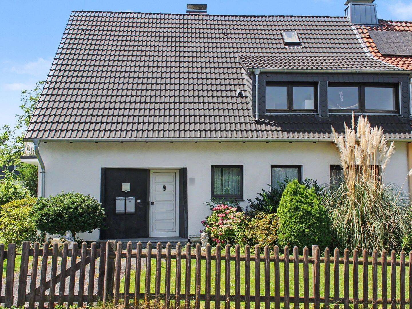 Charmante Doppelhaushälfte mit ca. 196 m² Wohnfläche und einem tollen Garten in Aplerbeck, 44287 Dortmund (Aplerbeck Aplerbecker Mark Berghofen Schüren Sölde)