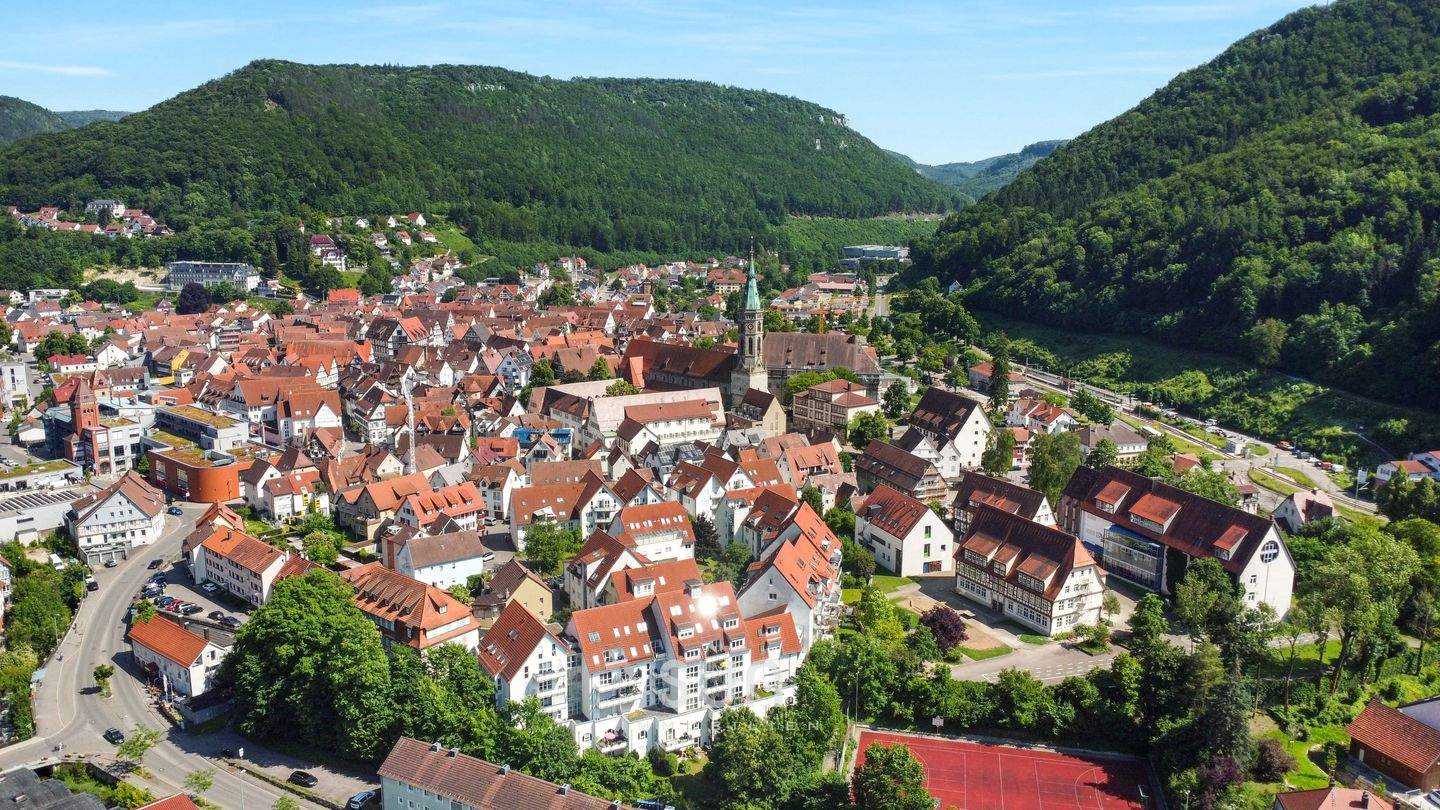 LOFT-FEELING in Bad Urach: Wunderschöne helle Wohnung mit Terrasse & Ausblick, 72574 Bad Urach