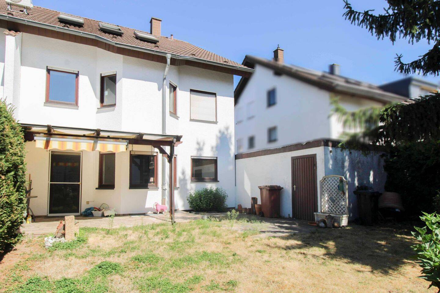 Familienfreundliche Doppelhaushälfte mit Garten & Garage – Ihr neues Zuhause mit Potenzial in Leimen, 69181 Leimen