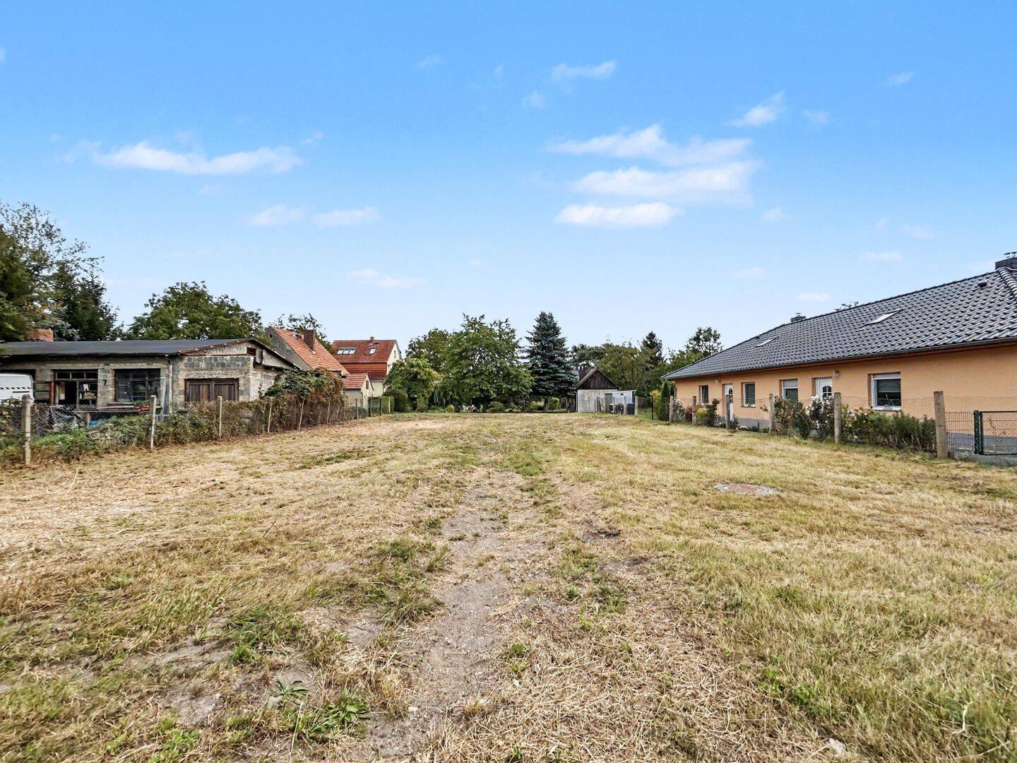 Vollerschlossenes Baugrundstück mit Ost-West-Ausrichtung in Dallgow-Döberitz, 14624 Dallgow-Döberitz