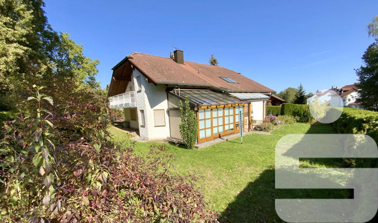 Familienfreundliches Haus in bester Lage, 93149 Nittenau