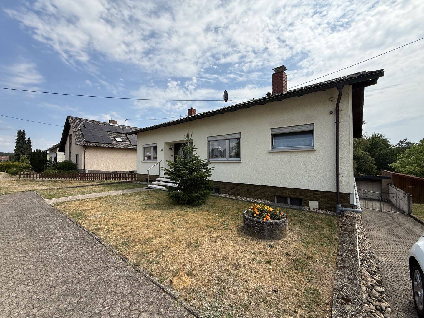 Gepflegter Bungalow mit Garage in grüner Lage von Völklingen-Lauterbach, 66333 Völklingen