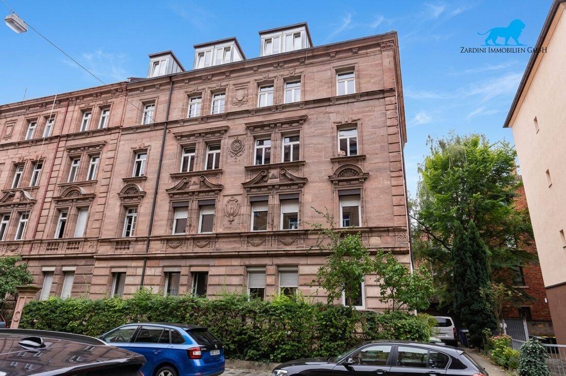 Lichtdurchflutete elegante Dachgeschoßwohnung, teilmöbliert mit Küche, 90419 Nürnberg (Kleinweidenmühle Sankt Johannis)