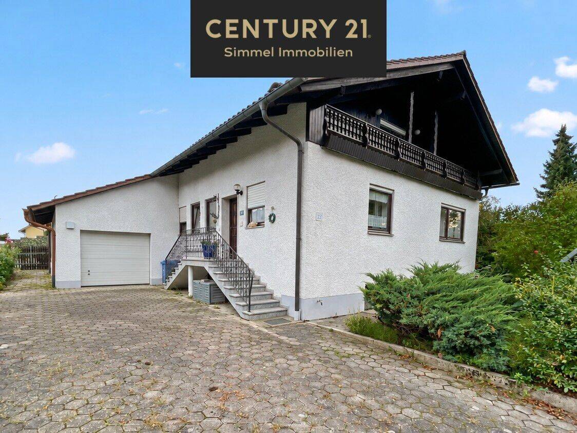 Platz für neue Ideen! Charmantes Haus mit Pool und zwei Garagen auf großzügigem Grundstück, 94356 Kirchroth
