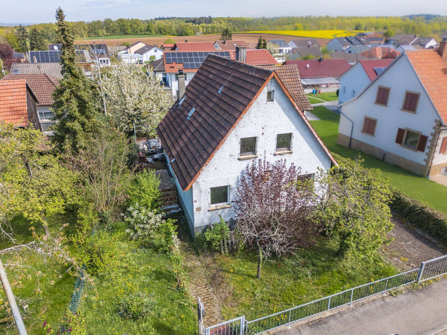 ++Sanierung oder Abriss und Neubebauung in Sternenfels++Grundstück mit großem Garten und Scheune++, 75447 Sternenfels
