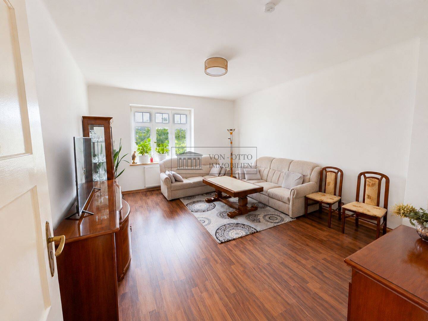 Altbauwohnung mit Potenzial: 4 Zimmer, Balkon und ca. 92 m², 13409 Berlin (Reinickendorf Gesundbrunnen Wedding)