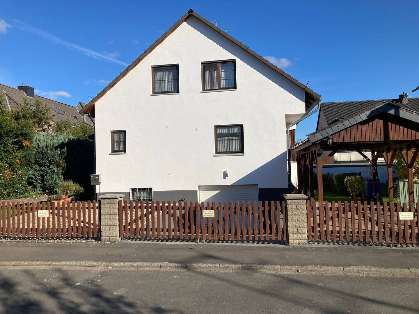 Freistehendes Einfamilienhaus mit Garage, Carport und Garten, 34246 Vellmar (Hof Mondschirm)