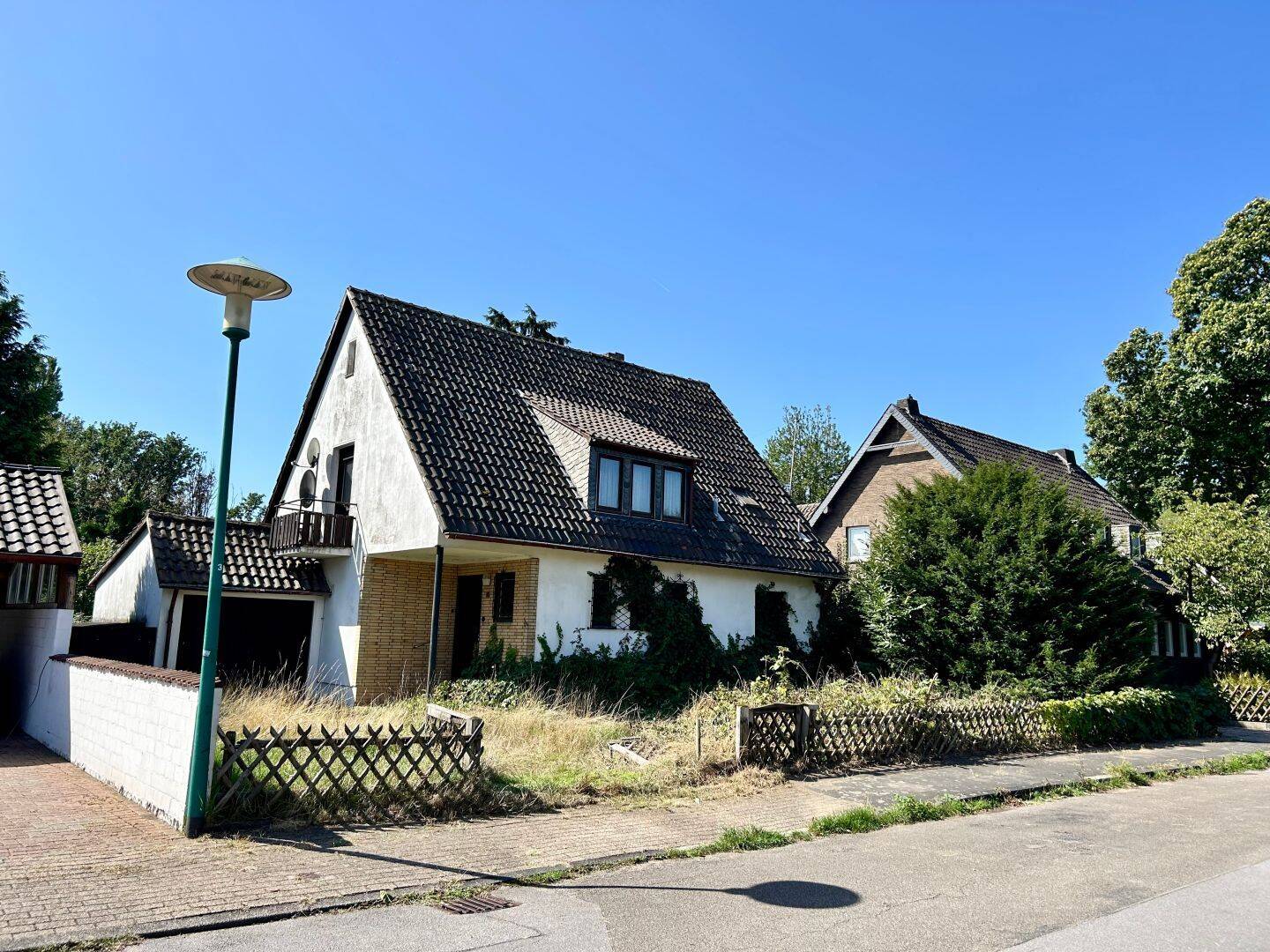 Großzügiges Grundstück mit Altbestand in ruhiger Lage von Duisburg-Baerl, 47199 Duisburg (Baerl Hochheide)