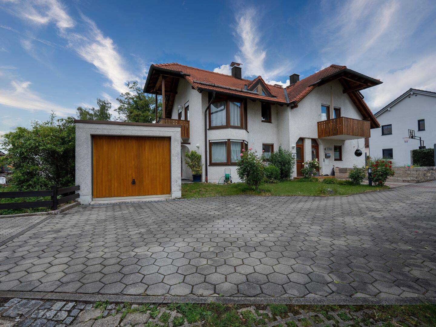 Doppelhaushälfte mit viel Platz und Terrasse in ruhiger Lage von Germering, 82110 Germering