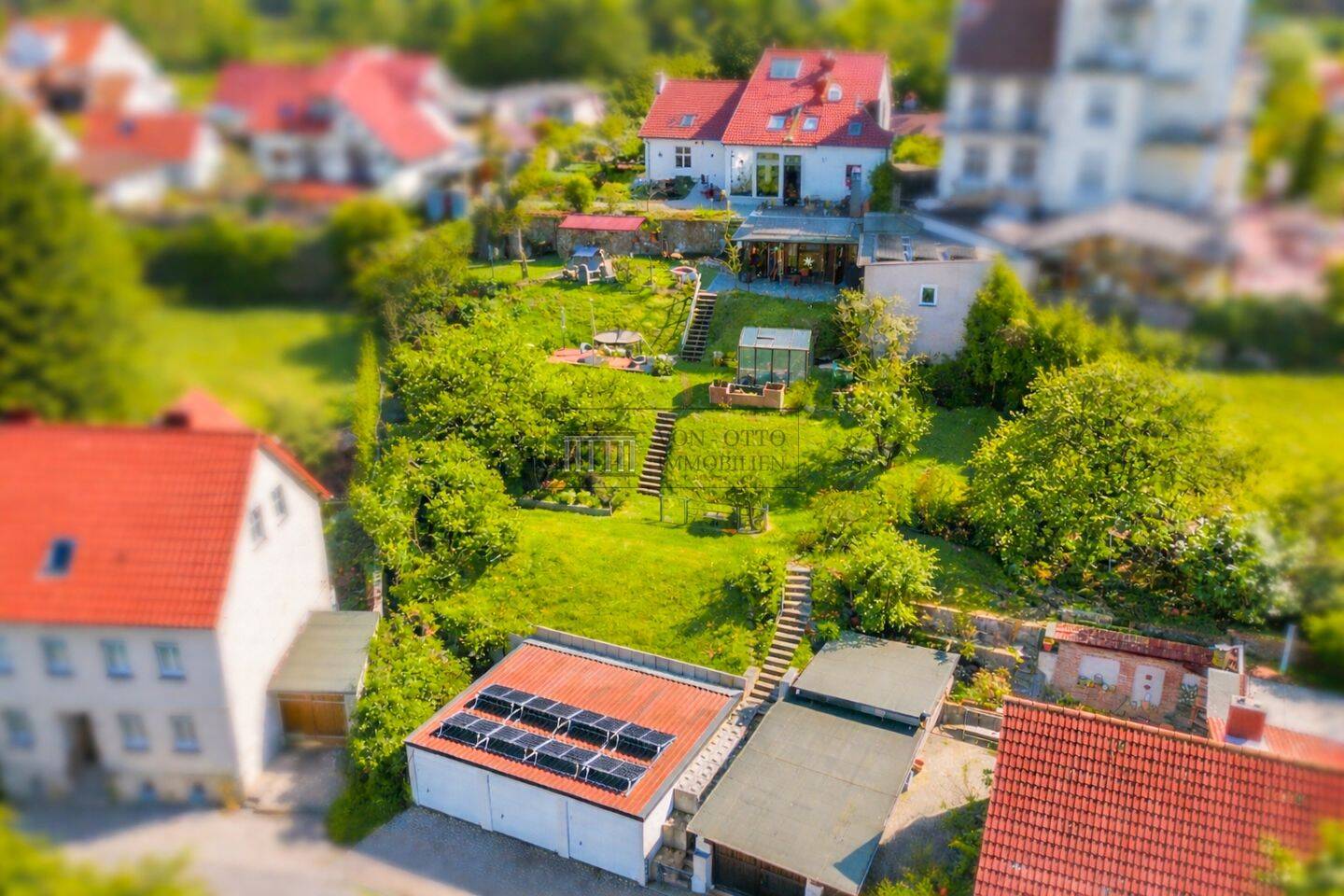 Einfamilienhaus in Buckow: Wintergarten, Pool und 4 Garagen auf 1.800 m², 15377 Buckow (Märkische Schweiz)