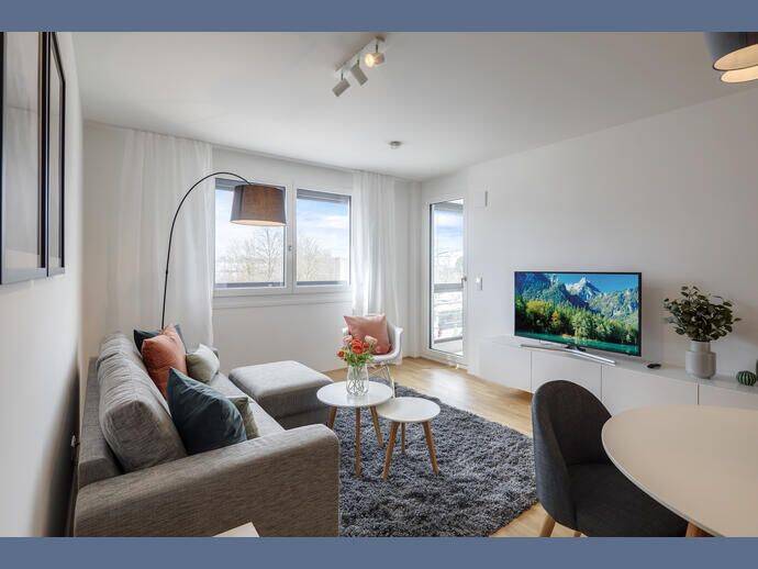 Möbliert: Sehr schönen möblierten 2-Zi-Wohnung mit Loggia, 80992 München (Moosach Neuhausen-Nymphenburg Pasing-Obermenzing)