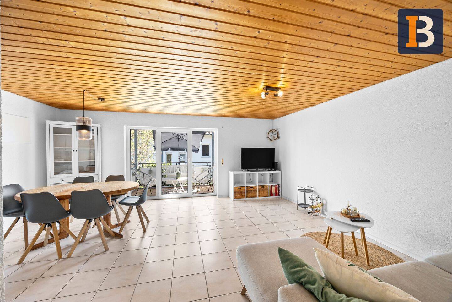 *RESERVIERT* Ruhige 2-Zimmer-Wohnung mit Fußbodenheizung, Balkon und TG-Stellplatz!, 79618 Rheinfelden (Baden)