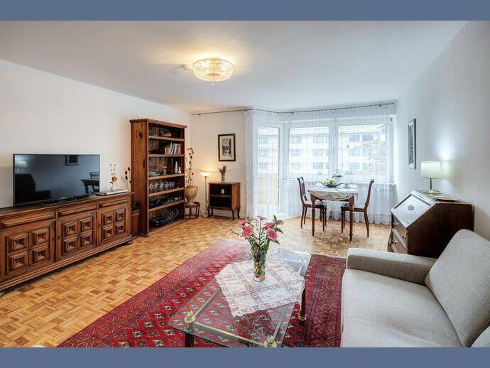 Möbliert: Helle 2,5-Zimmer Wohnung, Nähe Prinzregententheater, 81677 München (Au-Haidhausen Berg am Laim Bogenhausen)