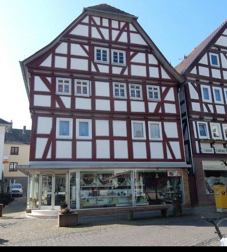 Investmentobjekt mit Gewerbe & 2 Wohnungen – Fachwerk mit Entwicklungspotenzial, 34626 Neukirchen