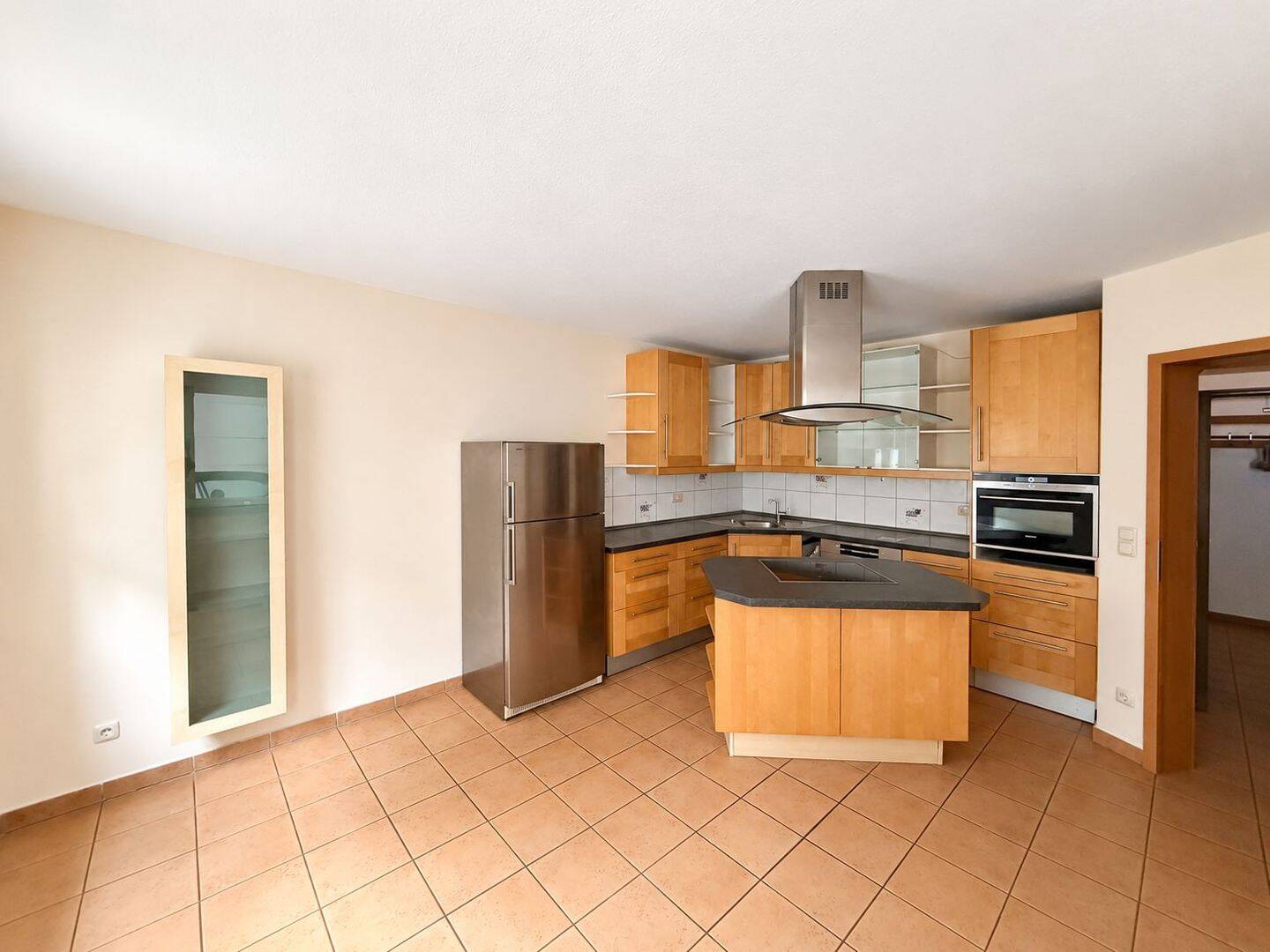 Zwischen Altstadt und Wiesengrund – gepflegtes Reihenmittelhaus mit Dachterrasse und PV-Anlage, 90762 Fürth (Innenstadt)