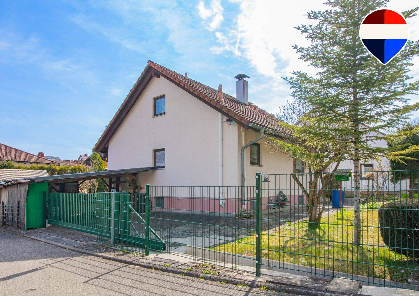 Gemu?tliches Zuhause mit Garten – Kleines, renovierungsbedürftiges Einfamilienhaus in Stu?hlingen, 79780 Stühlingen