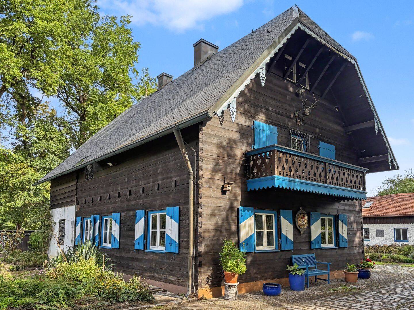 Ehemaliges Forsthaus: ein außergewöhnliches Landhaus mit Geschichte in Hallbergmoos, 85399 Hallbergmoos