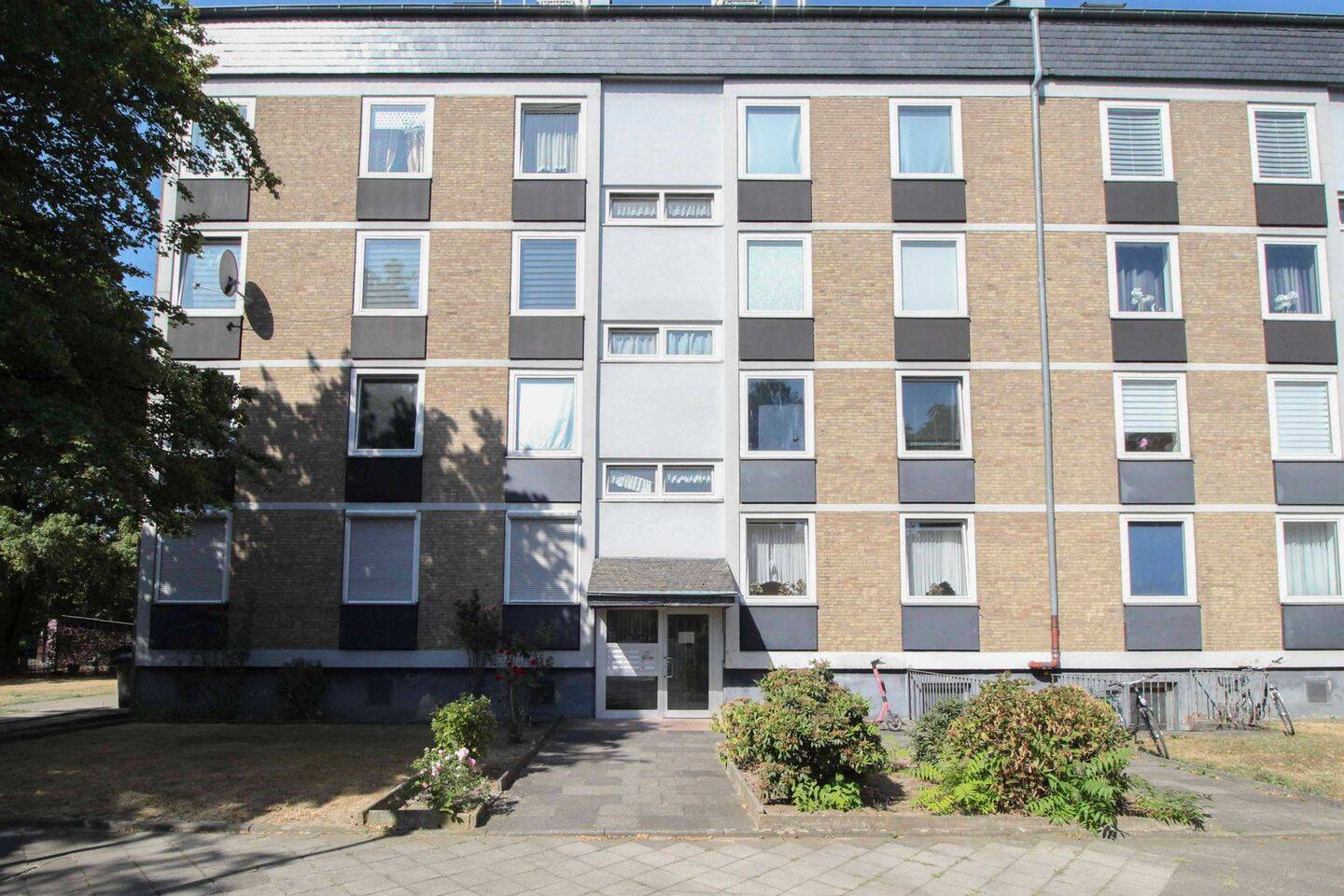 Charmante 3-Zimmer-Erdgeschosswohnung mit Balkon ins Grüne in ruhiger Lage, 41069 Mönchengladbach (Dahl Hehn Holt Ohler)