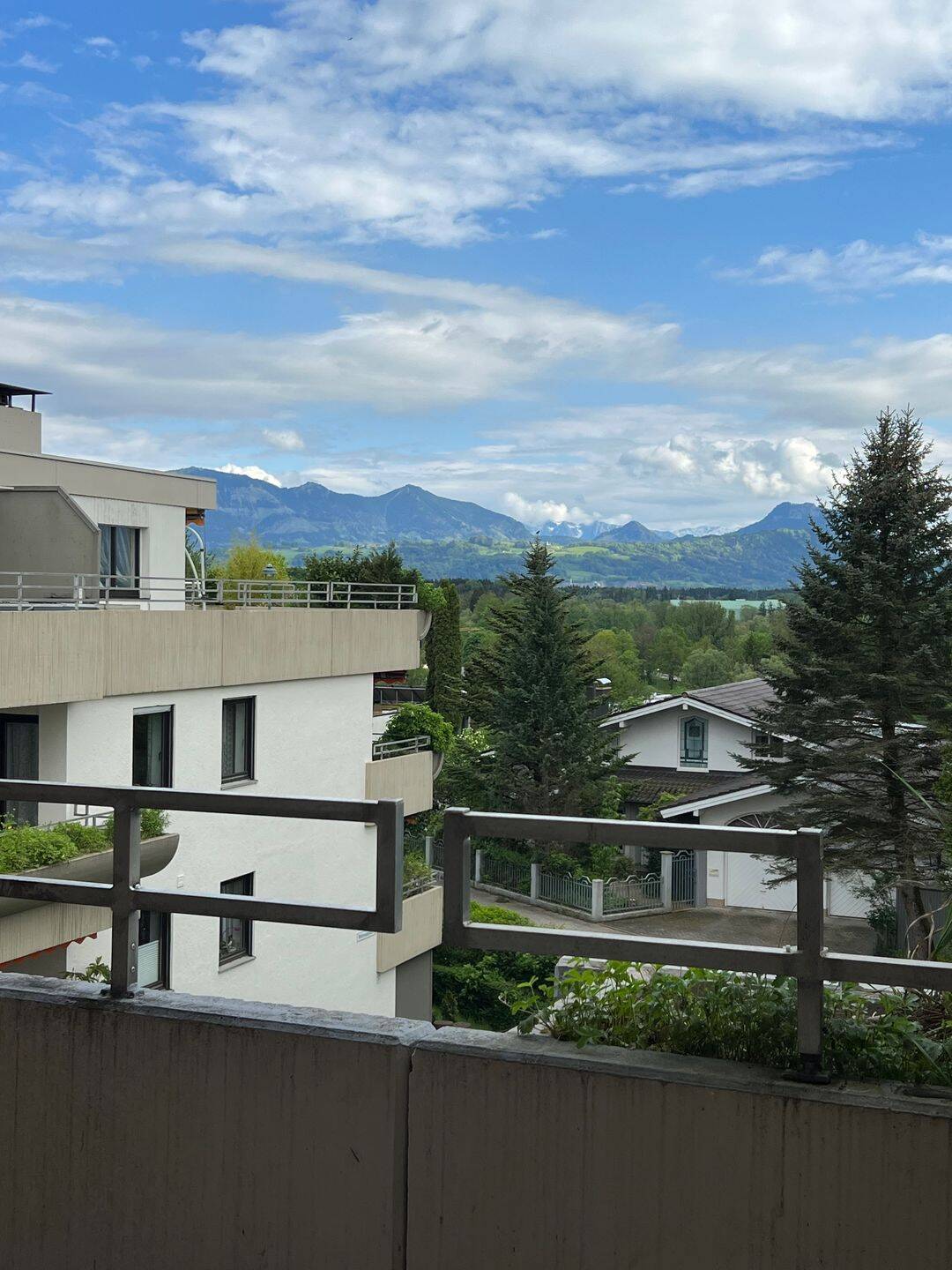 Ruhige 2 Zimmer Wohnung in Rosenheim/Schlossberg, 83071 Stephanskirchen