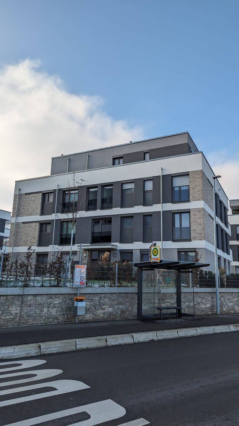 Neuwertige 2,5-Raum-Wohnung mit Balkon und Einbauküche in Backnang, 71522 Backnang