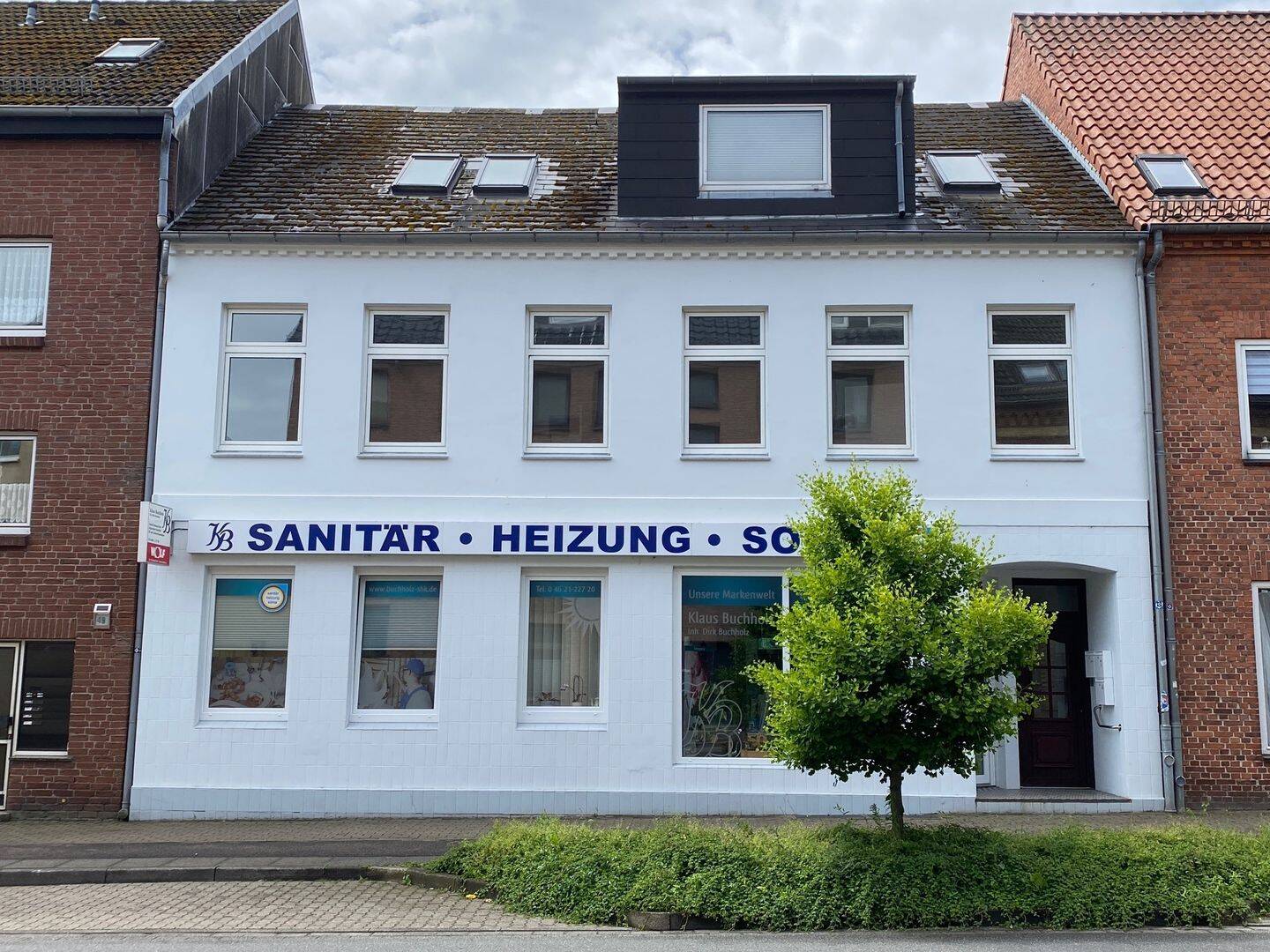 Schleswig: Exklusive 4-Zimmer-Wohnung in zentraler Lage – stilvoll modernisiert und lichtdurchflutet, 24837 Schleswig