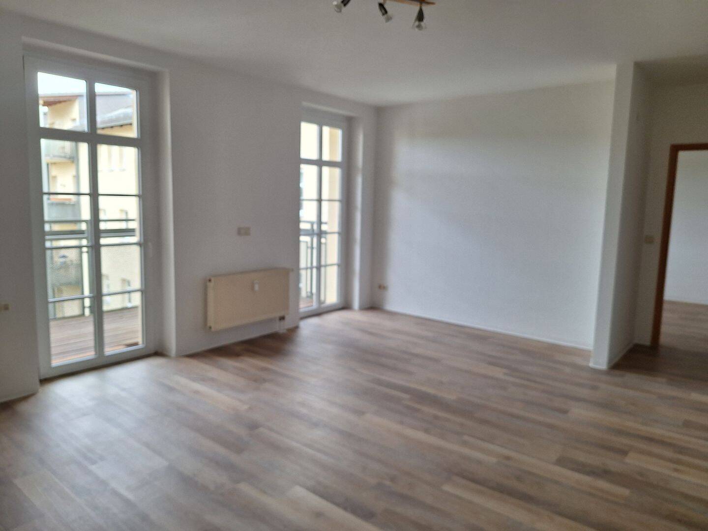 Barrierefreie 2-Raumwohnung mit Einbauküche und großem Balkon!, 7546 Gera