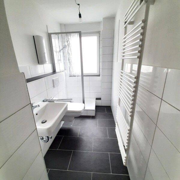 Tolle renovierte DG Wohnung, 44225 Dortmund