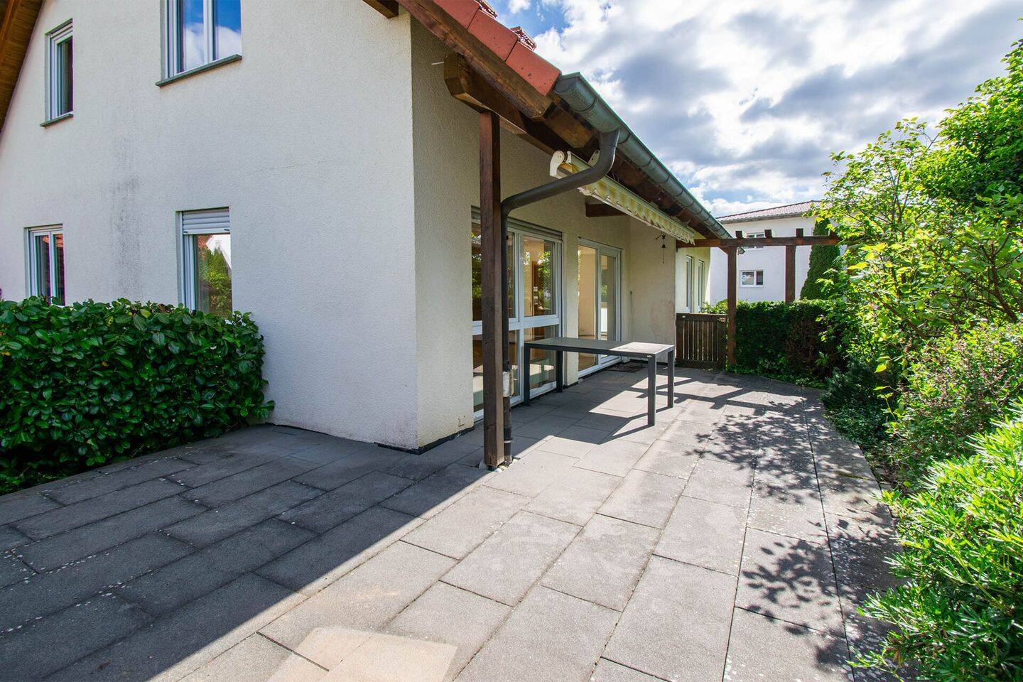 Weil im Schönbach – Breitenstein:  Haus mit Einliegerwohnung und neuem KAUFPREIS, 71093 Weil im Schönbuch
