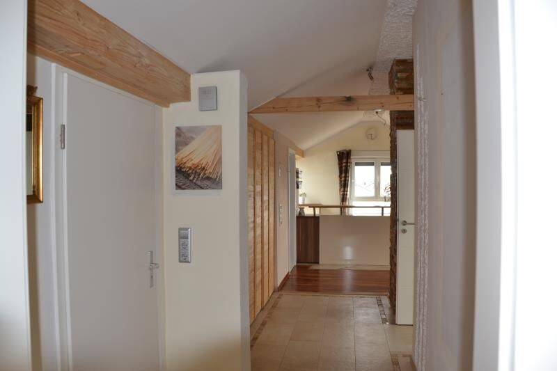 Moderne, lichtdurchflutet 2,5 Zimmer DG-Wohnung, 84076 Pfeffenhausen