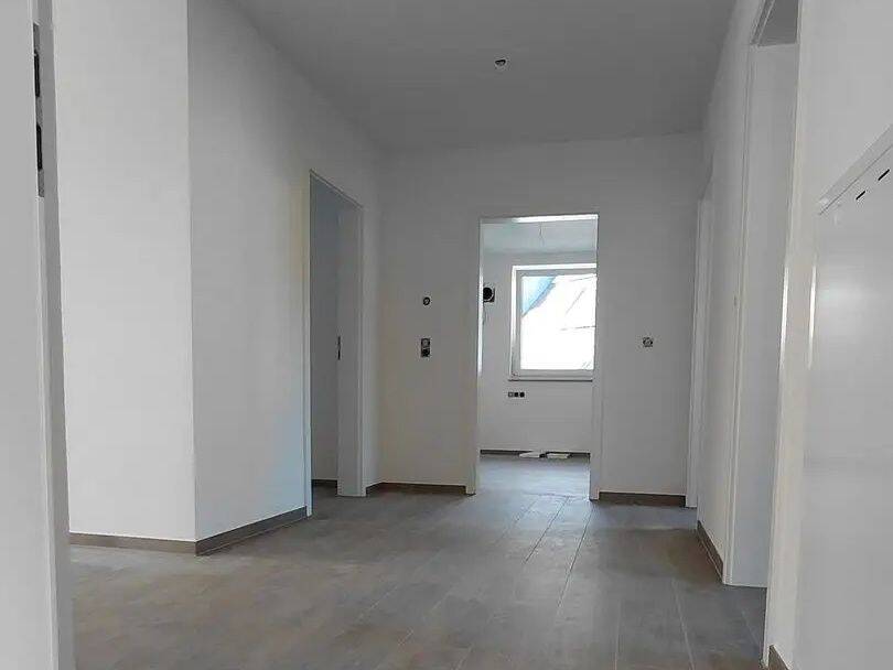4-Zimmer-Wohnung mit Einbauküche, Balkon, Garage und Stellplatz Erstbezug, 88214 Ravensburg