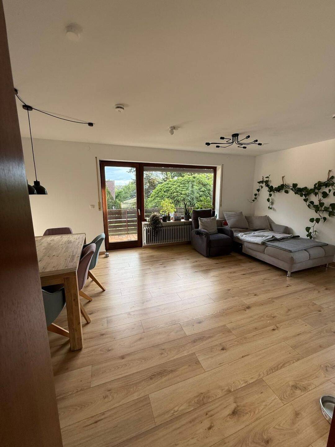3-Zi- Wohnung, 82 m², mit Balkon, Garten, EBK, 91126 Kammerstein