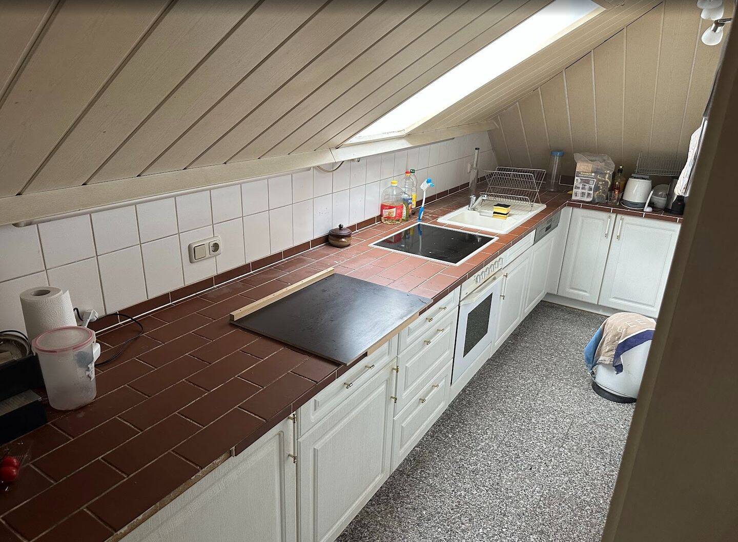 Geräumige Dachgeschoßwohnung in Ampfing, nähe Bahnhof, 84539 Ampfing