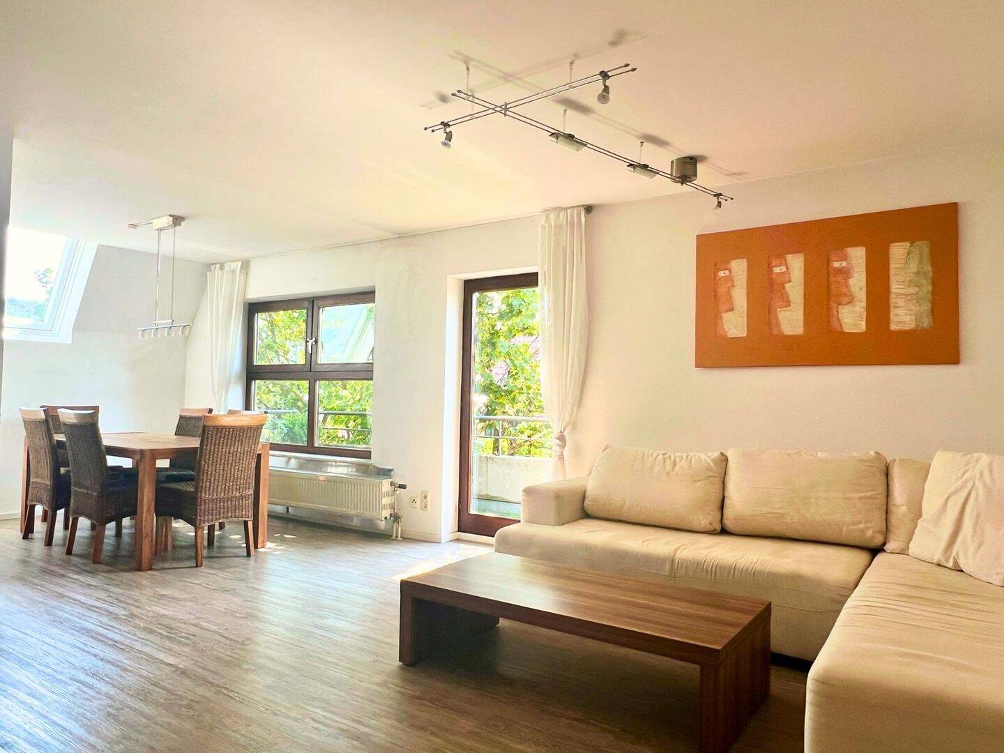 Möblierte 2-Zimmer-Stadtwohnung 63qm mit Balkon in 73430 Aalen, 73430 Aalen