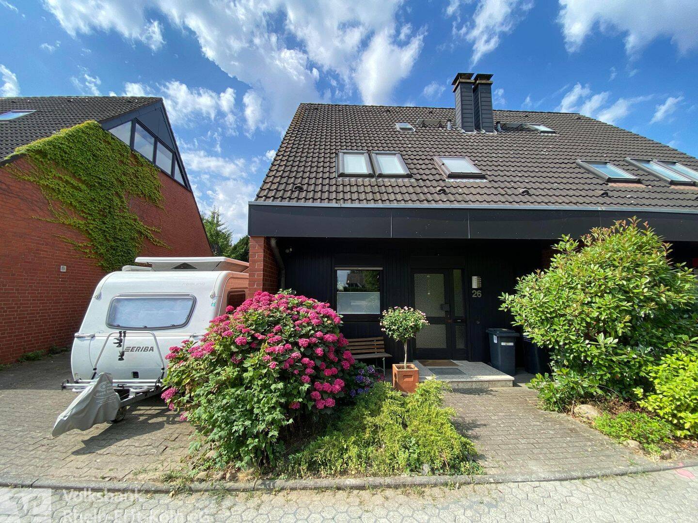 Familienglück in begehrter Lage – gepflegte Doppelhaushälfte mit idyllischem Garten in Hürth-Gleuel, 50354 Hürth