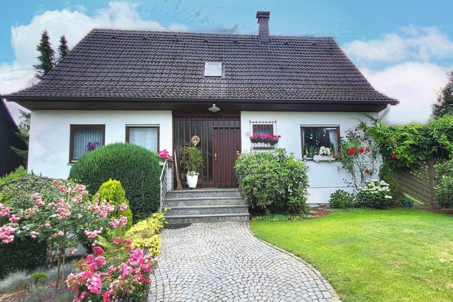 Wohnen mit Wohlfühlfaktor: Großes Einfamilienhaus in bester Lage von Haßlinghausen, 45549 Sprockhövel