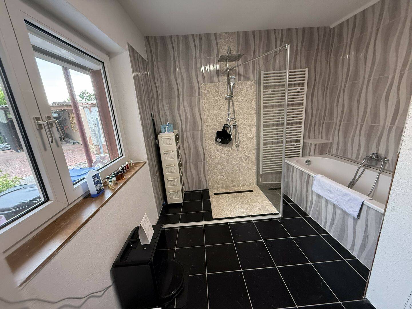 Charmantes Einfamilienhaus mit großzügigem Grundstück, Pool und zeitgemäßer Ausstattung., 67319 Wattenheim