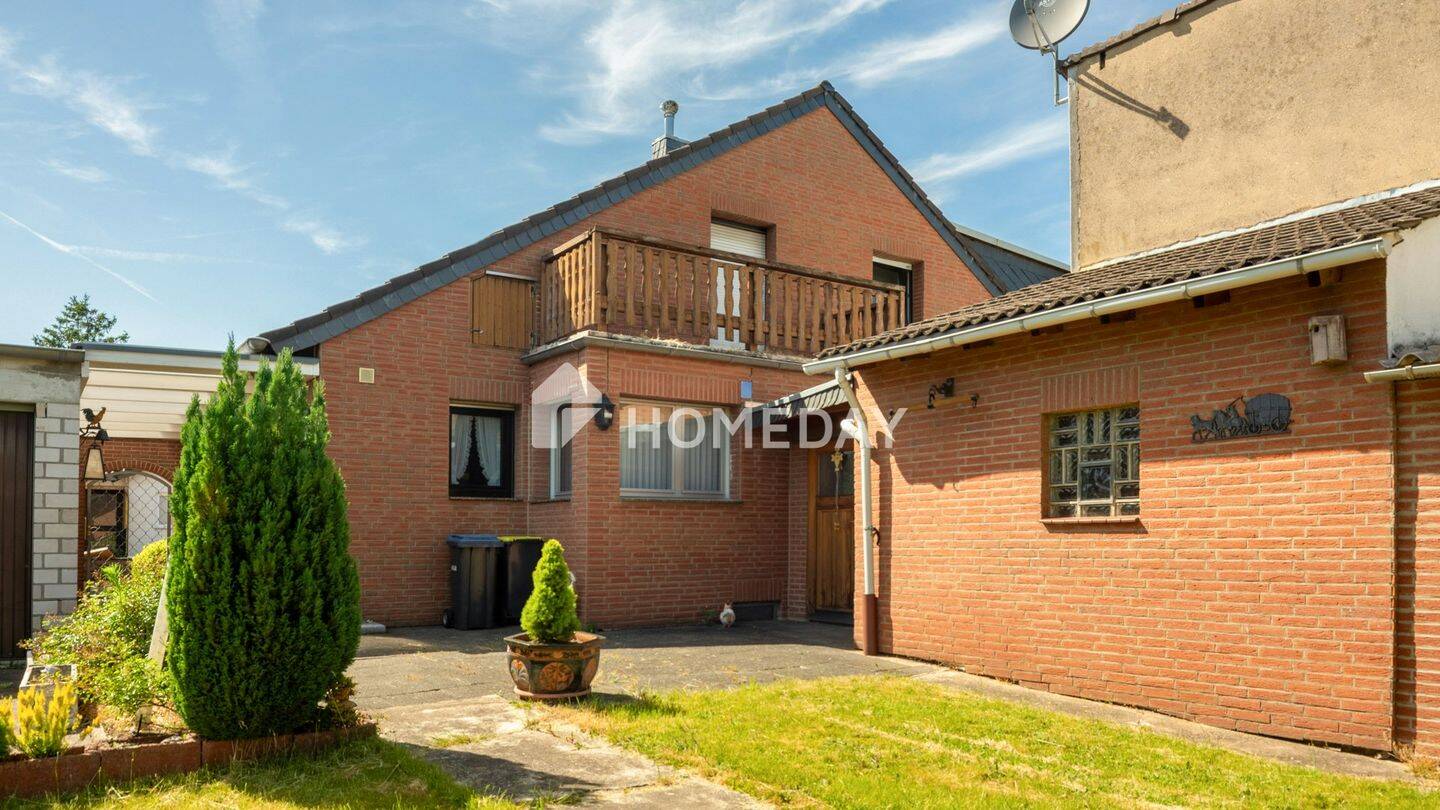 Kölner Wohntraum: Solides Zuhause mit XXL-Garten, Doppelgarage, neuer Heiztechnik & Anbaumöglichkeit, 51061 Köln (Mülheim Dünnwald Flittard Höhenhaus Stammheim)