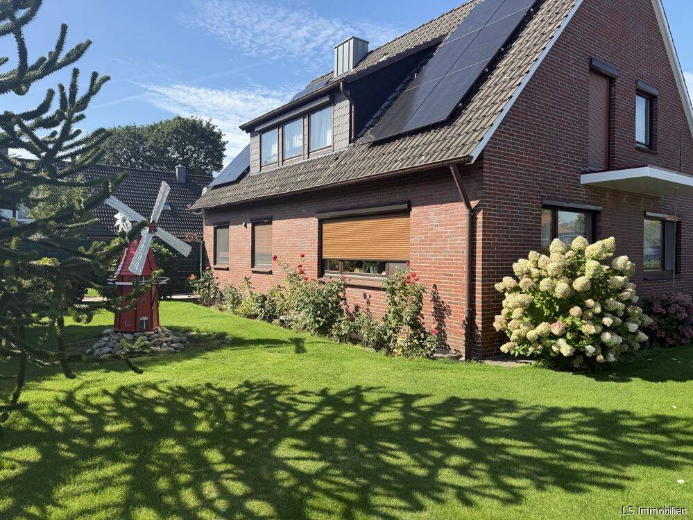 Einfamilienhaus / Zweifamilienhaus mit schönem Grundstück in Wiefelstede, 26215 Wiefelstede