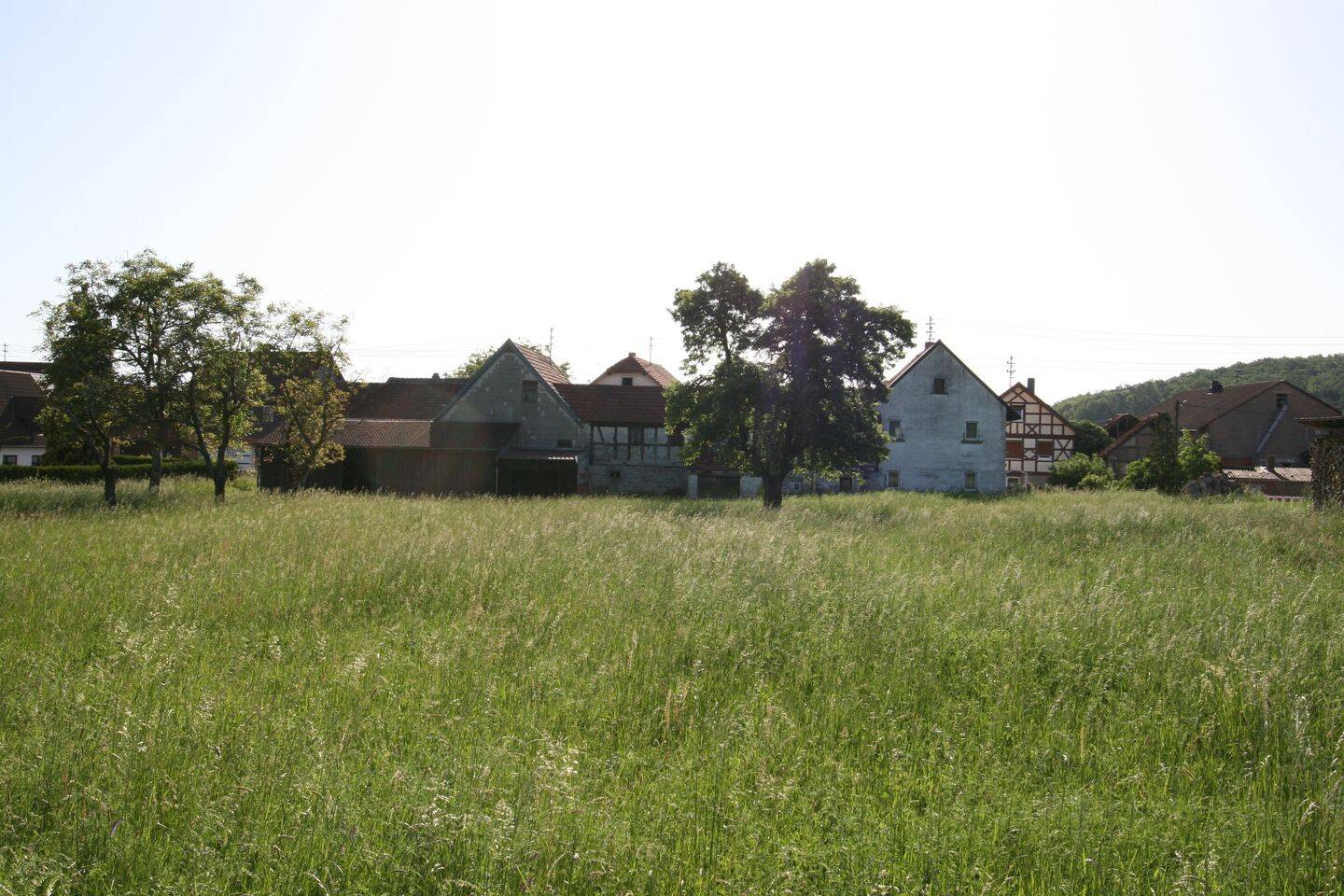 Anwesen mit großzügigem Innenhof und vielseitigen Nebengebäuden in Zimmerau, 97528 Sulzdorf a.d. Lederhecke