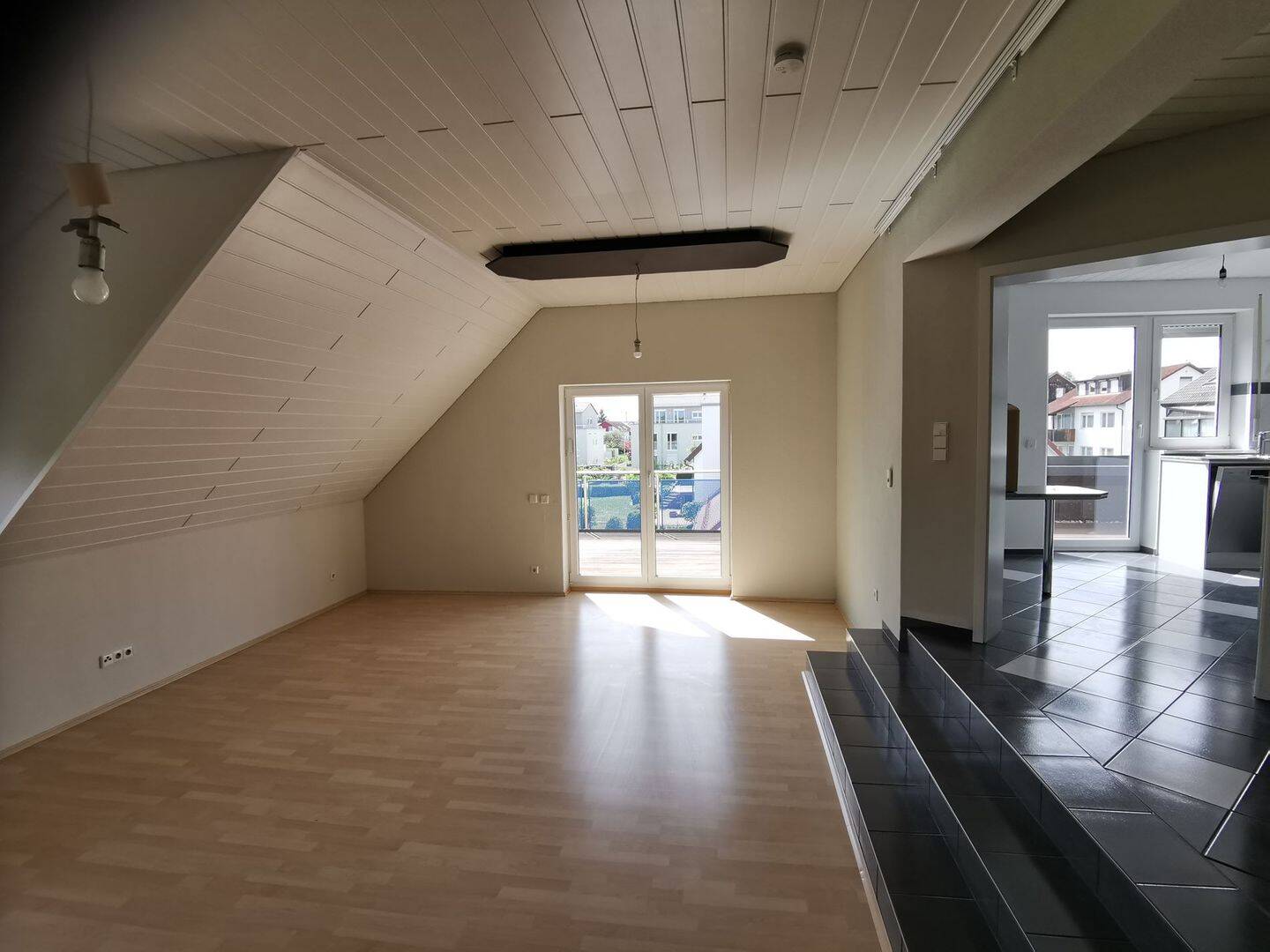 Moderne 4,5-Zimmer Dachgeschosswohnung mit Balkon & EBK, 73529 Schwäbisch Gmünd