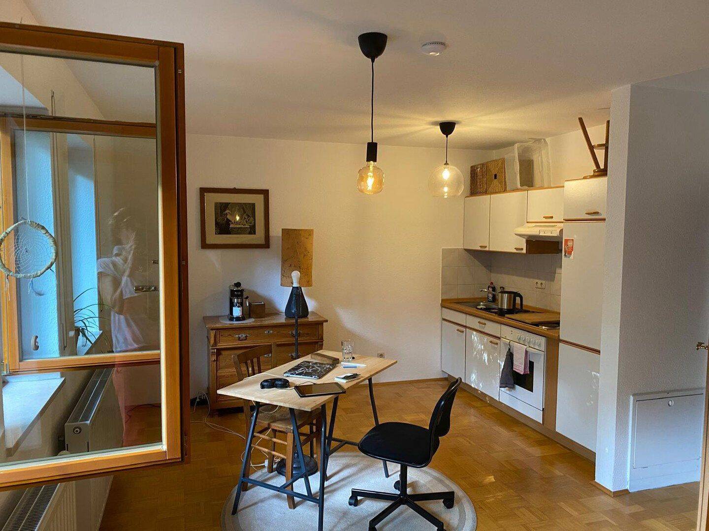 Ruhiges 1-Zimmer-Apartment mit großer, uneinsehbarer Terrasse und Stellplatz, 97299 Zell a. Main