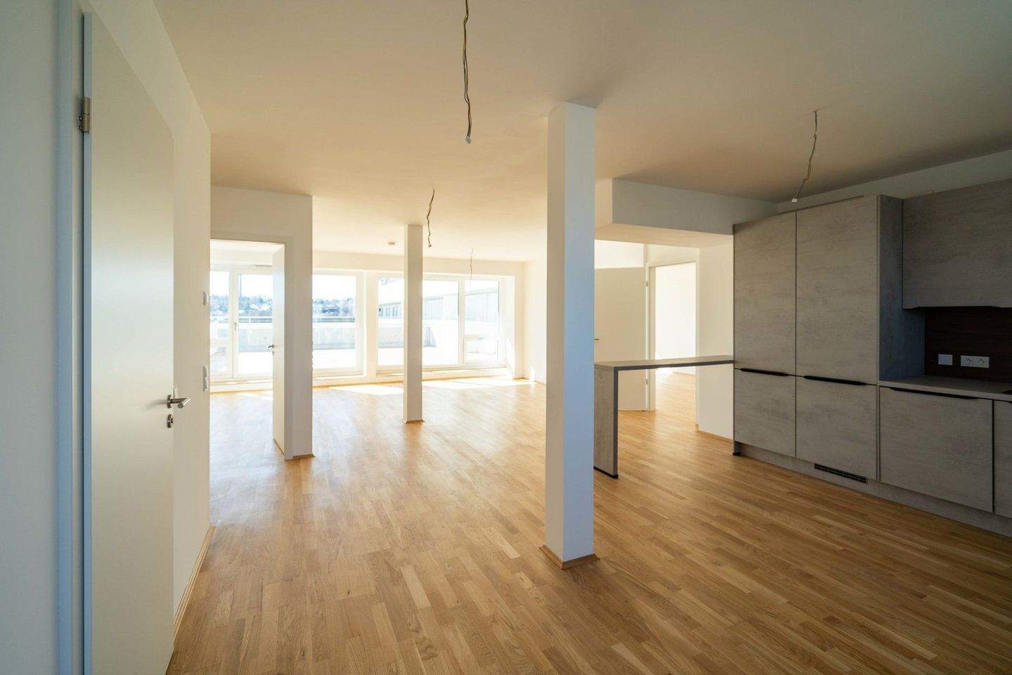 Lichtdurchflutetes 2,5 ZI – Penthouse mit großer Dachterrasse nach Süden, 93051 Regensburg (Galgenberg Großprüfening-Dechbetten-Königswiesen Kumpfmühl-Ziegetsdorf-Neuprüll)