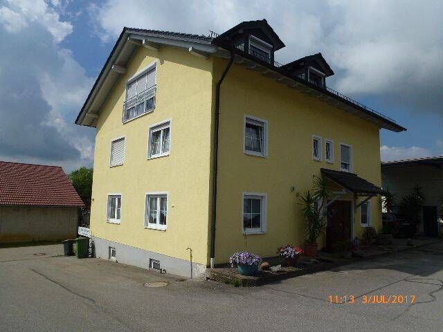 Hochwertig ausgestattete Dachwohnung mit viel Tageslicht in ruhiger Lage, 84061 Ergoldsbach