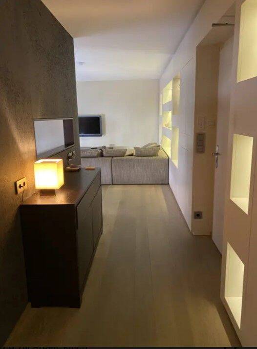 Exklusive, vollmöblierte 2-Zimmer-Wohnung mit Balkon und Einbauküche in Schwabing-West, 80797 München (Maxvorstadt Milbertshofen-Am Hart Neuhausen-Nymphenburg Schwabing-West)