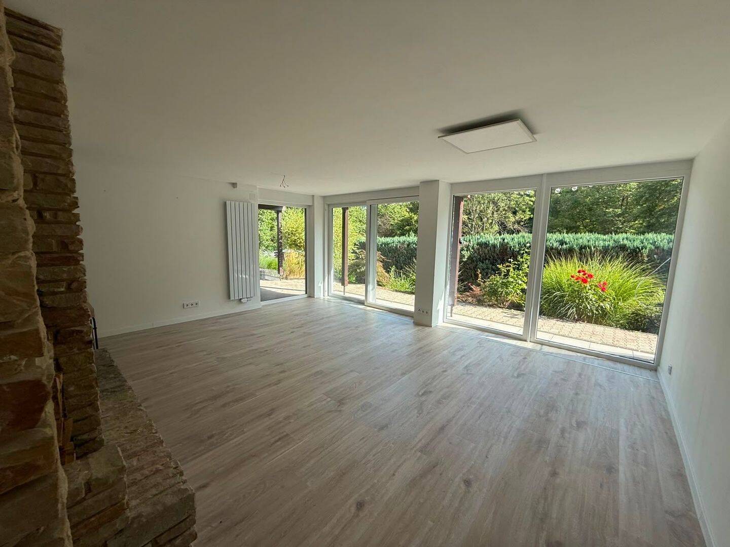 Helle Souterrainwohnung 117 qm, 66299 Friedrichsthal