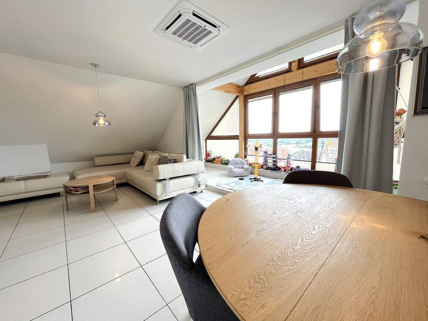 Moderne Dachgeschosswohnung mit großem Garten, 90542 Eckental