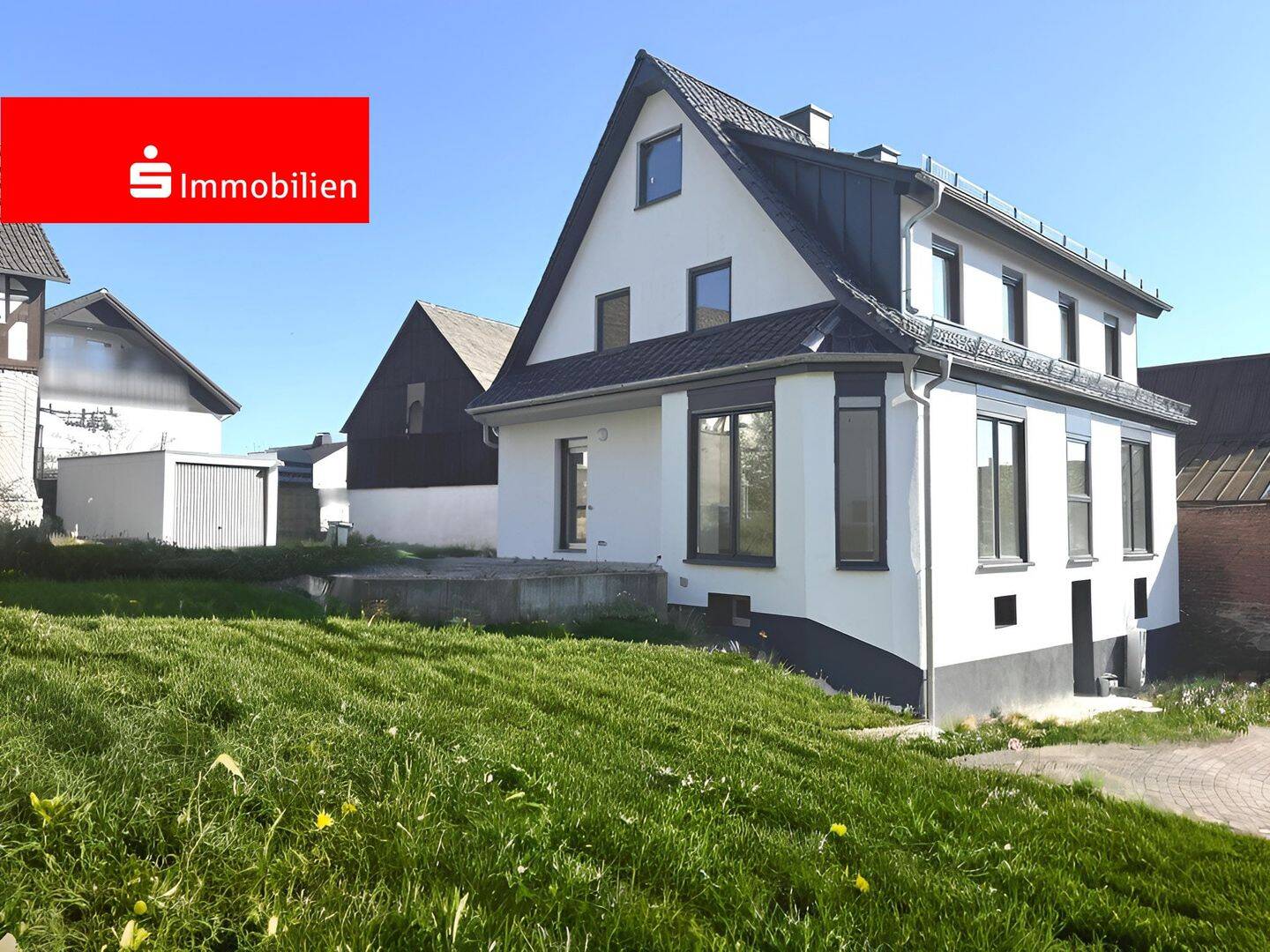 Schickes Einfamilienhaus mit viel zusätzlicher Nutzfläche!, 35232 Dautphetal