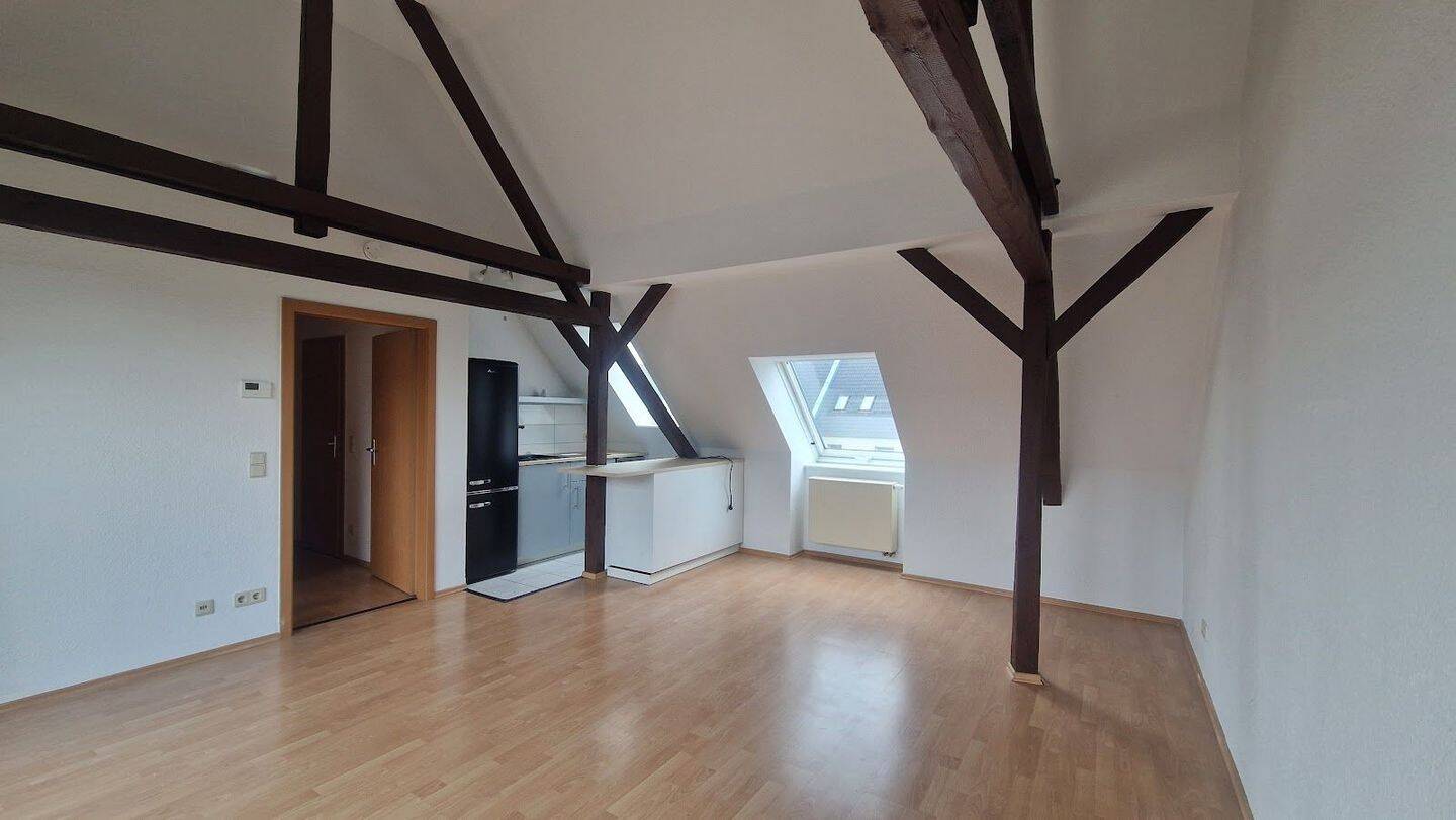 Schnell zugreifen! Schicke Dachgeschoßwohnung sucht Mieter!, 6847 Dessau-Roßlau