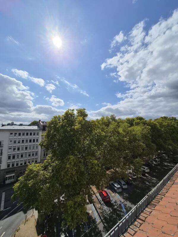City Apartment mit Aufzug, Parkplatz, Dachterrasse und Klimagerät, 65185 Wiesbaden (Wiesbaden)
