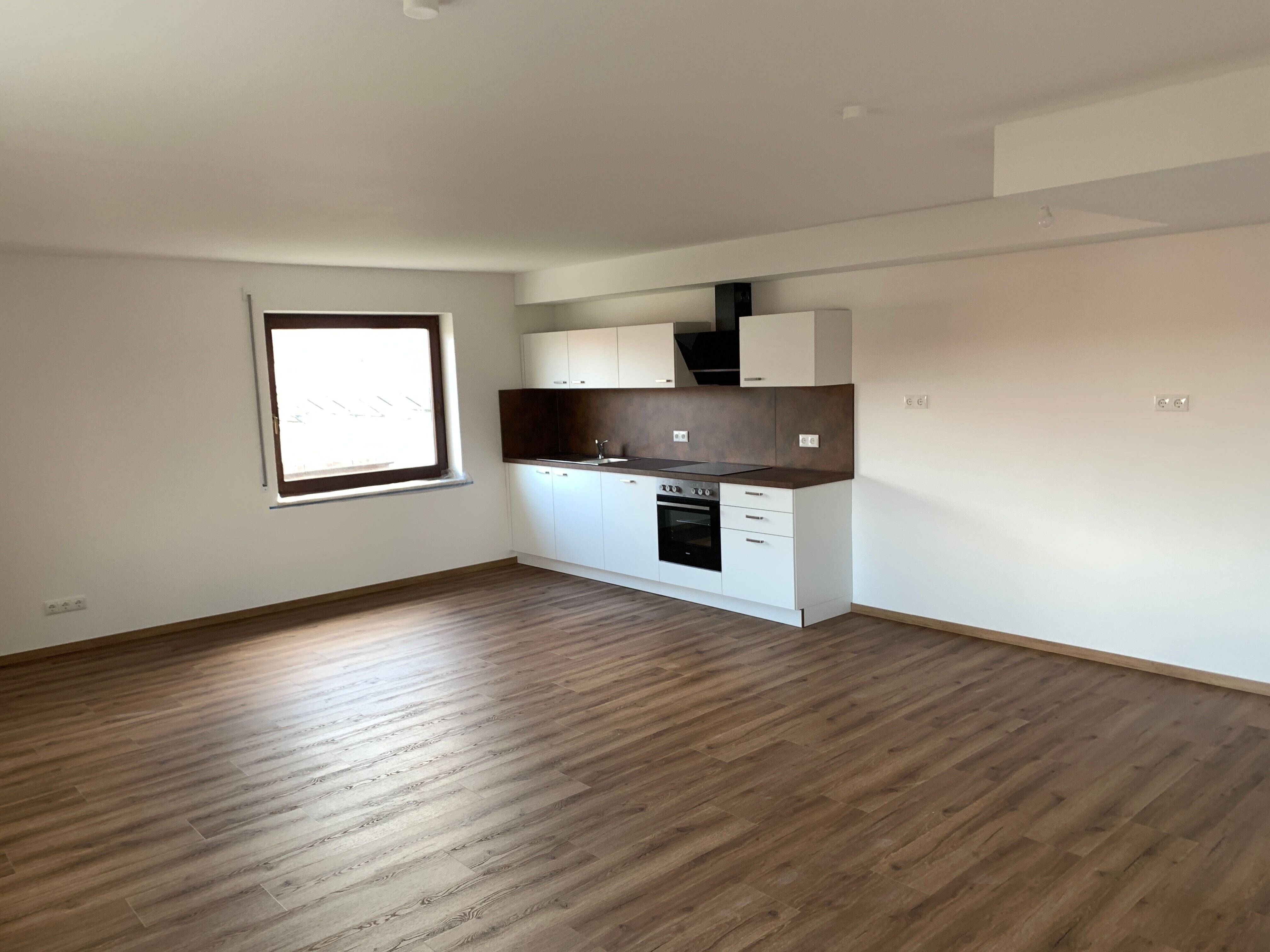 4 Zimmer Wohnung, 91085 Weisendorf